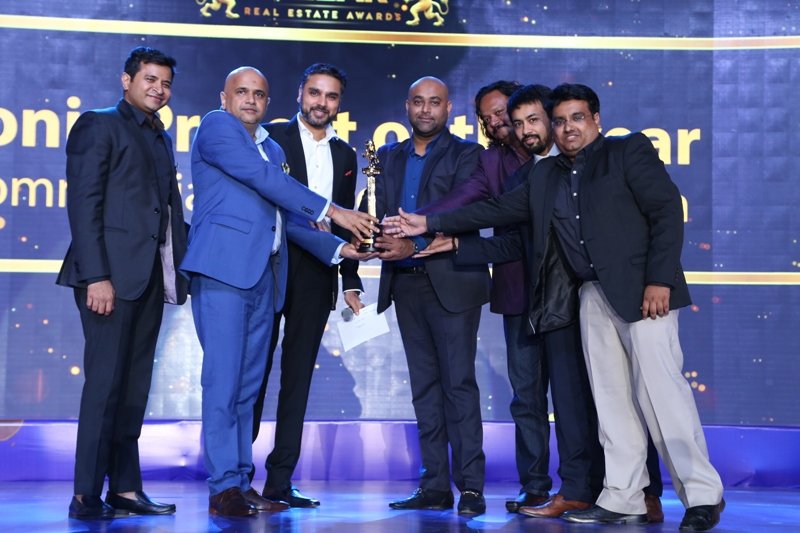 Parinee I honored as the Outstanding Commercial Project at the Golden Pillar Awards Update